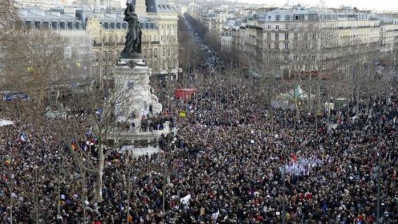 manifestacja paryż