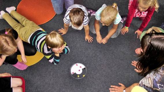 kindergarten-504672_640