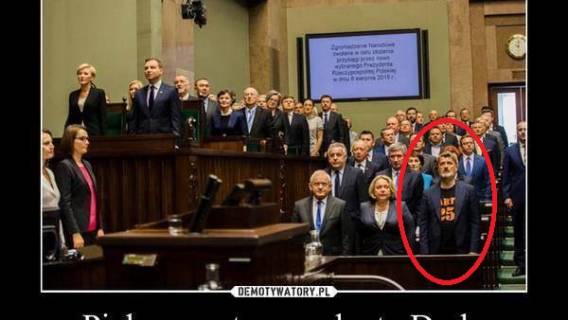 Palikot tłumaczy swój ubiór na zaprzysiężeniu Dudy