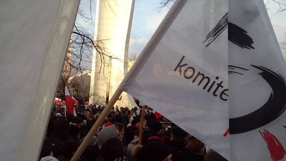 Demonstracja_Komitetu_Obrony_Demokracji_09