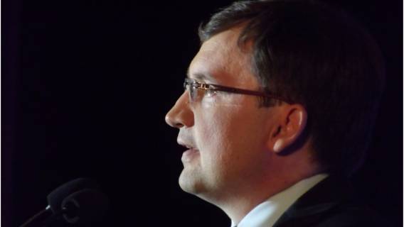 Reforma sądownictwa wchodzi w życie. Ziobro odwołuje sędziów
