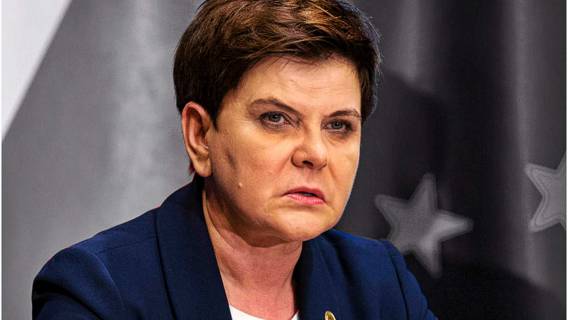 Tego nie było w historii Polski. Szydło przez własną partię została...