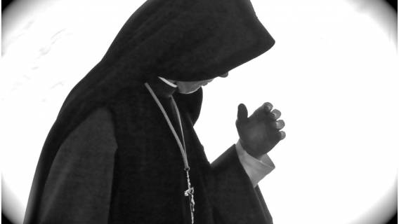 Skandal na religii, szał zakonnicy.