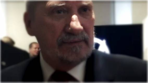 macierewicz3