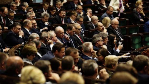 Protestujący w Sejmie OSZUKANI! PiS zrobił to za ich plecami