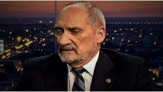 Antoni Macierewicz publicznie poniżony! PiS przyklaskuje, wyborcy nie wierzą