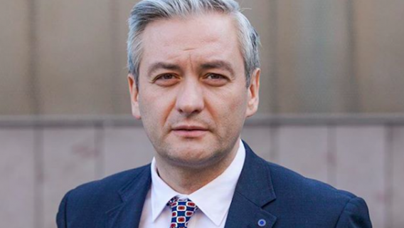 Chcą zniszczyć Biedronia! Wyciągnęli skandal pedofilski