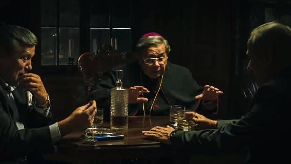 Polscy księża są przerażeni. Jeden film wywoła na nich polowania?