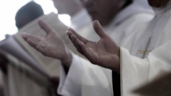 Kler to przy tym bajka dla dzieci. Polacy tworzą demoniczny świat księży