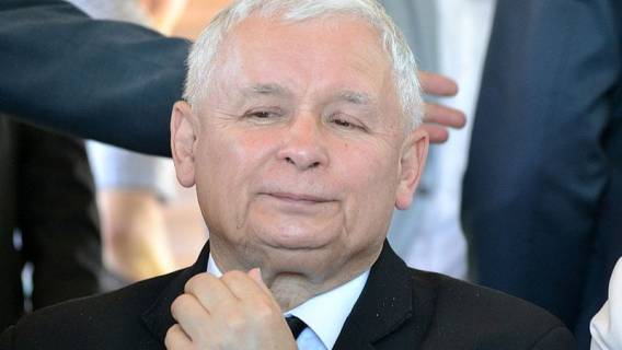 Co ukrywa Kaczyński?! Tajemniczy ludzie kręcą się po siedzibie PiS na Nowogrodzkiej