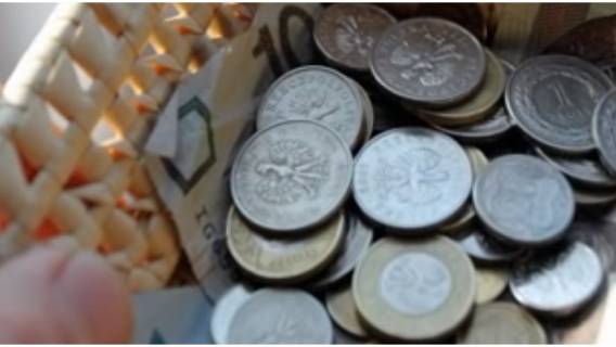 Ksiądz ujawnia na co NAPRAWDĘ idą pieniądze z tacy! Będziecie mocno zaskoczeni