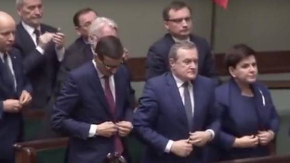 Tak rząd PiS tuszuje wielką aferę. Skoordynowana akcja za plecami Polaków