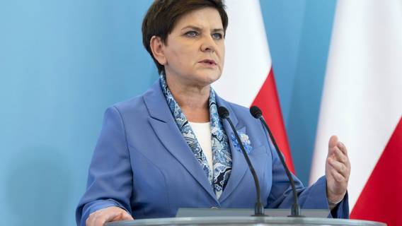 Szydło naprawdę sądzi, że Polacy się nabiorą. Jak jej nie wstyd?