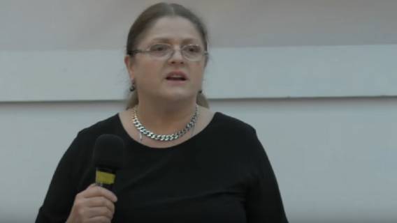 Krystyna Pawłowicz robi sobie przerwę w kuracji i brutalnie atakuje dziennikarzy