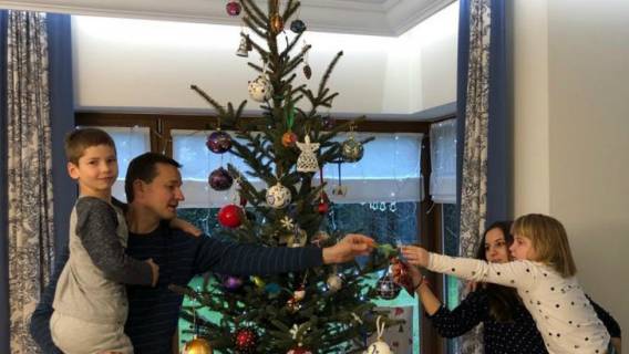 Morawiecki chciał zyskać sympatię wyborców. Wyszło komicznie, internauci go wyśmiali!