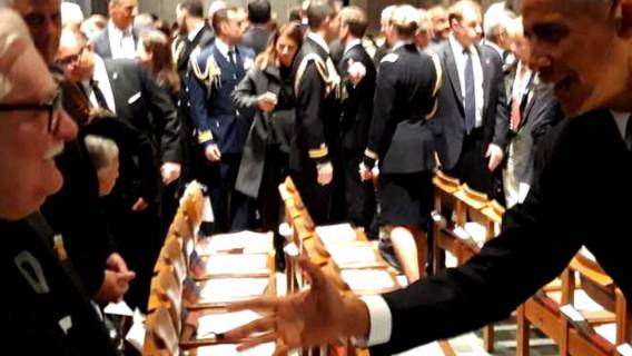 Barack Obama upokorzył Dudę! Cały świat to widział