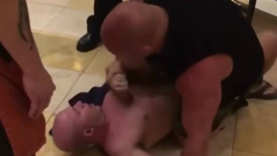 matt serra uspokajapijanego agresora