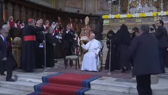 czy papież franciszek abdykuje? wybór kamerlinga