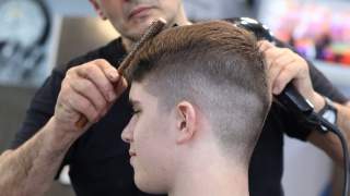 Ile zarabia fryzjer w Polsce