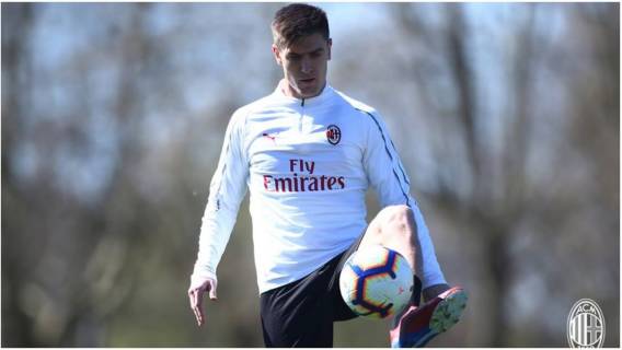 Ile zarabia Krzysztof Piątek w AC Milan?