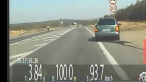 Policja eskortowała auto