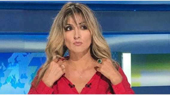 Karolina Szostak ukryła brzuch