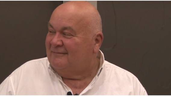 Rudi Schuberth potrafi się ustawić.