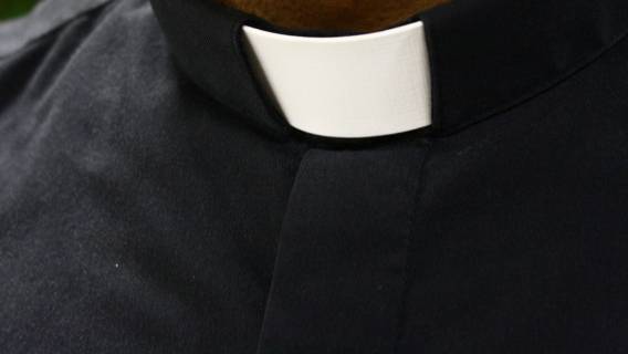 Ksiądz pobił dwoje uczniów. Kara? Drobna grzywna