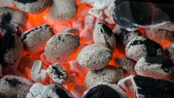 Grill, otwarcie worka