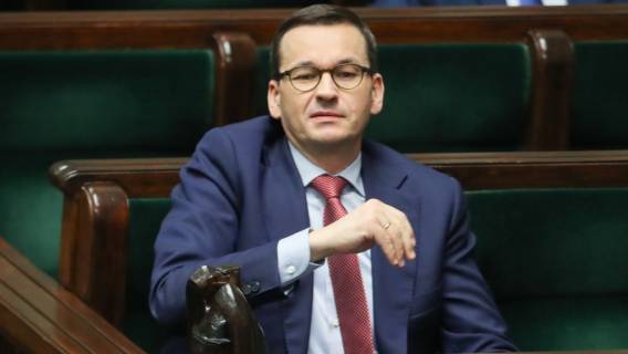 Mateusz Morawiecki na spotkaniu sztabu kryzysowego