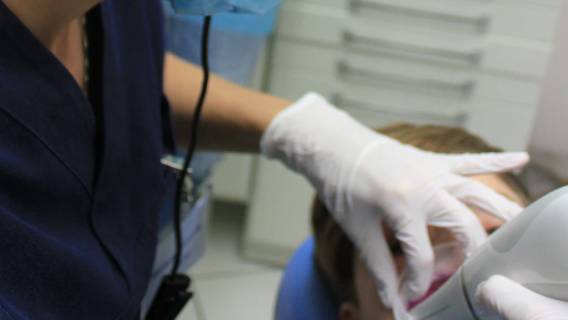Pieniądze u dentysty w czasie epidemii
