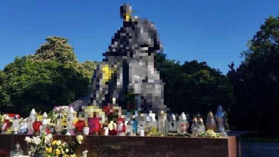 Pomnik papieża Jana Pawła II padł ofiarą wandali