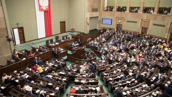Bezwzględny nakaz ujawniania majątków małżonków polityków - kto jest za?