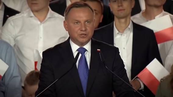 Andrzej Duda po poznaniu wyników sondażu exit poll spotkał się z dziennikarzami
