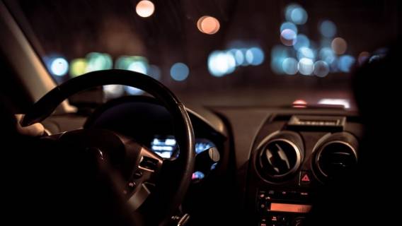 prawo jazdy kobieta parking demolka