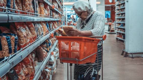 Godziny dla seniorów są pretekstem?