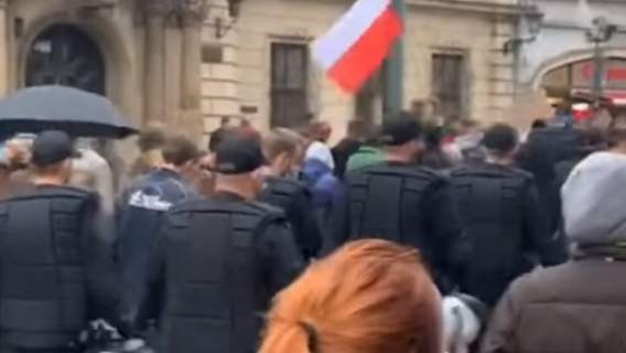 Kraków, policjanci na proteście