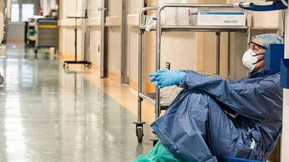 lekarze COVID-19 poważne konsekwencje zdrowotne