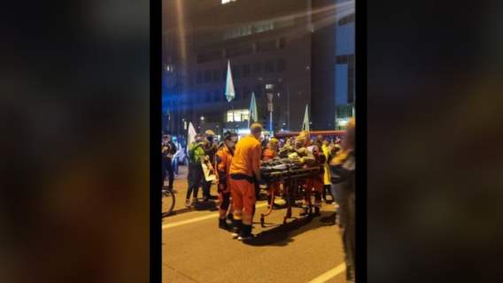 Mężczyzna wjechał w tłum kobiet