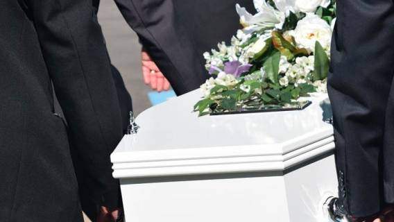 pogrzeb porażające sceny