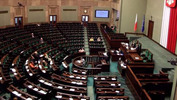 Rząd wycofuje się z obietnic