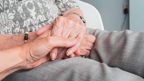 Seniorzy są chronieni przez rząd