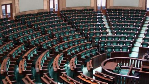 Sejm jedzenie dla posłów