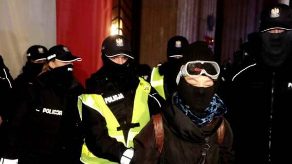 policja specjalne posunięcie protesty