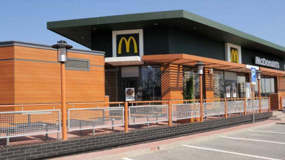 Mężczyzna zginął tragicznie na parkingu restauracji McDonald's