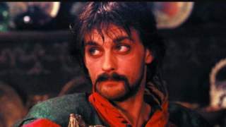 Aleksander Domogarow zmienił się nie do poznania