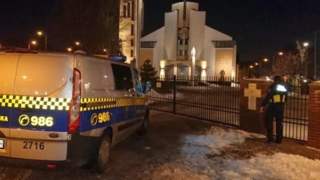 Mężczyzna utknął w kościelnej toalecie