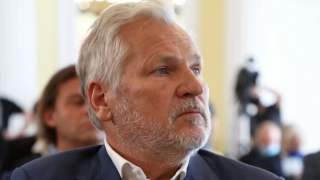 Aleksander Kwaśniewski musiał wyjechać