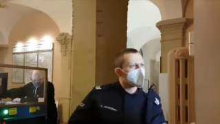 ksiądz wyzywał policjantów