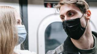 obostrzenia inny termin